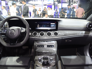 2017AMG E 63 S 4MATIC+ ؄e п؅^