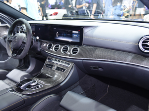 2017AMG E 63 S 4MATIC+ ؄e п؅^