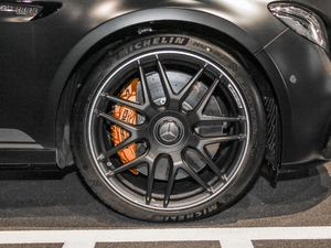 2017AMG E 63 S 4MATIC+ ؄e ݆Ȧ