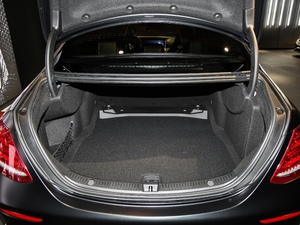 2017AMG E 63 S 4MATIC+ ؄e g