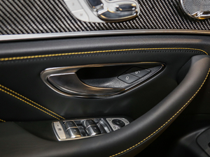 2017A(y)MG E 63 S 4MATIC+ ؄e g