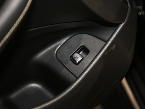 2017A(y)MG E 63 S 4MATIC+ ؄e g