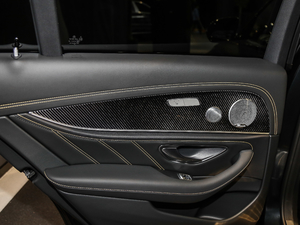 2017A(y)MG E 63 S 4MATIC+ ؄e g