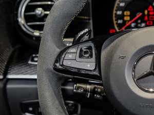 2017AMG E 63 S 4MATIC+ ؄e п؅^