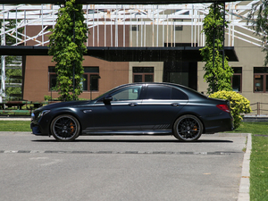 2017AMG E 63 S 4MATIC+ ؄e ȣ