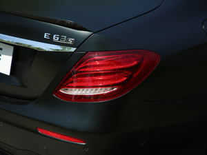 2017AMG E 63 S 4MATIC+ ؄e ^