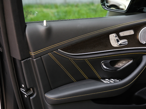 2017AMG E 63 S 4MATIC+ ؄e g