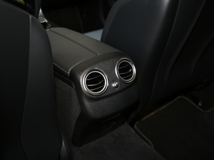 2017AMG E 63 S 4MATIC+ ؄e g