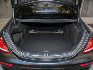 2017AMG E 63 S 4MATIC+ ؄e g