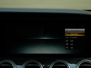 2017A(y)MG E 63 S 4MATIC+ ؄e п؅^(q)