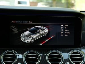 2017AMG E 63 S 4MATIC+ ؄e п؅^