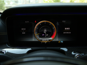 2017AMG E 63 S 4MATIC+ ؄e п؅^