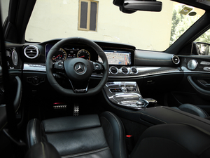 2017AMG E 63 S 4MATIC+ ؄e п؅^