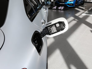 2017A(y)MG C 63 S Ї(gu) w