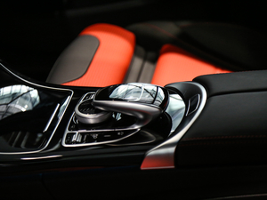 2017AMG C 63 п؅^(q)