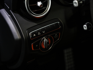 2017AMG C 63 п؅^(q)