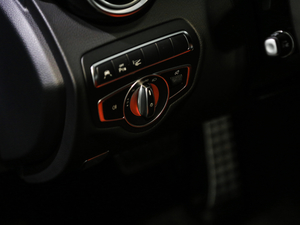 2017AMG C 63 п؅^(q)