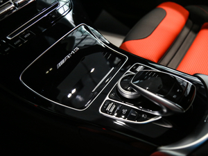 2017AMG C 63 п؅^(q)