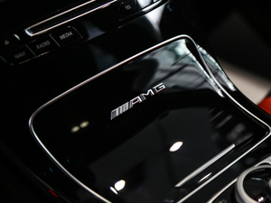 2017AMG C 63 п؅^(q)