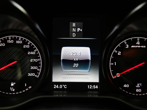 2017AMG C 63 п؅^(q)