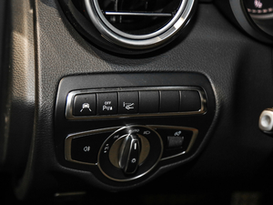 2017AMG C 63 п؅^(q)