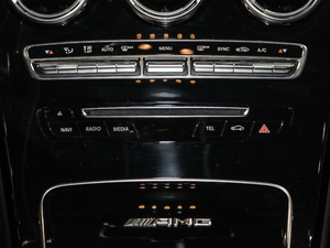 2017AMG C 63 п؅^(q)