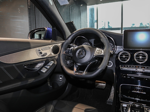 2017AMG C 63 п؅^(q)