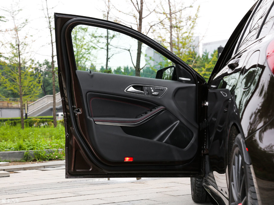 2017YAAMG(M) AMG A 45 4MATIC