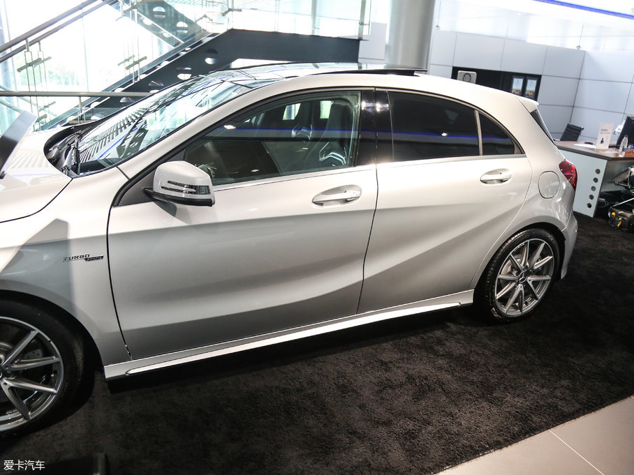 2017YAAMG(M) Ŀ AMG A 45 4MATIC