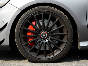 2017AMG A 45 4MATIC ݆Ȧ