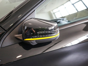 2017款AMG A 45 4MATIC 暗夜雷霆限量版 后视镜