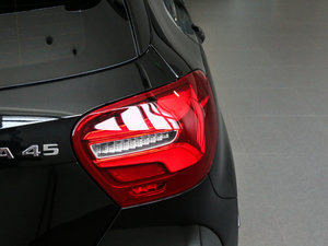 2017款AMG A 45 4MATIC 暗夜雷霆限量版 尾灯