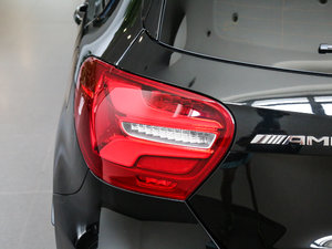 2017AMG A 45 4MATIC ҹ ^