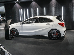 2017款改款 AMG A 45 4MATIC 正侧（左）