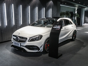 2017Ŀ AMG A 45 4MATIC ǰ45