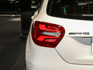 2017Ŀ AMG A 45 4MATIC ^