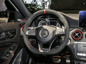 2017款改款 AMG A 45 4MATIC 方向盘