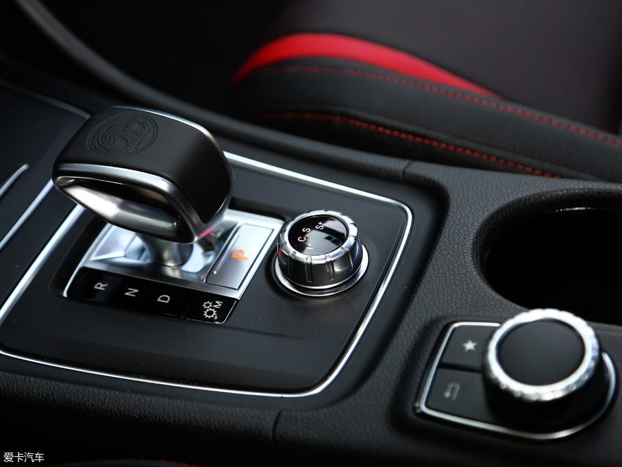 2018YGLA(j)AMG AMG GLA 45 4MATIC