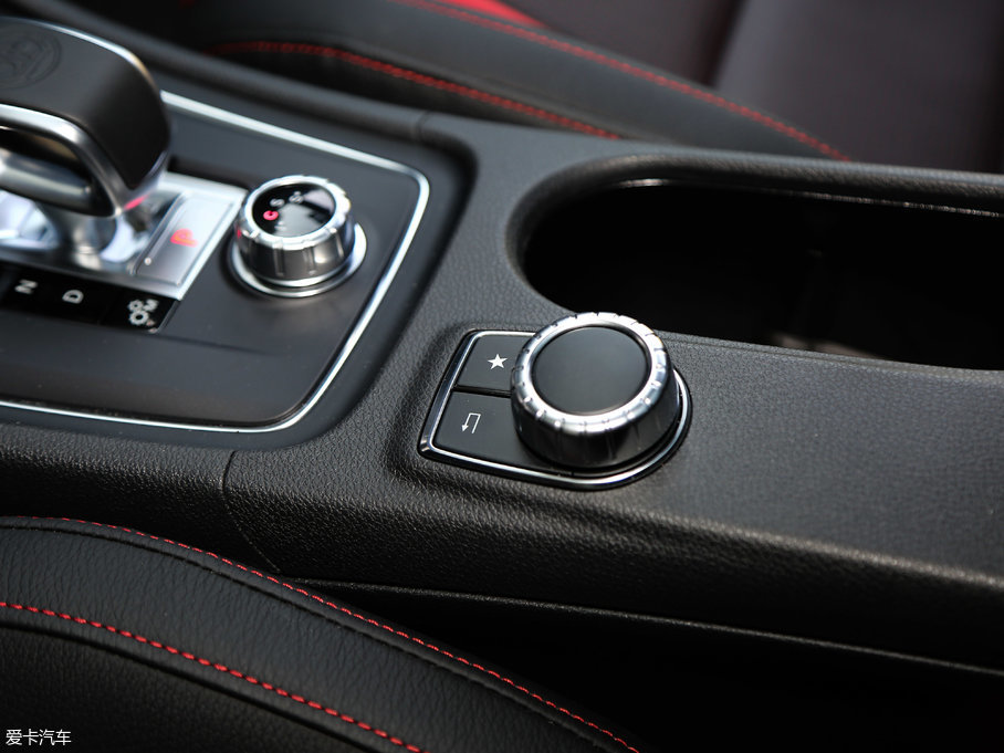 2018YGLA(j)AMG AMG GLA 45 4MATIC