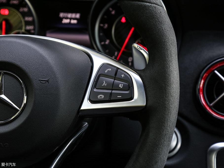 2018YGLAAMG AMG GLA 45 4MATIC