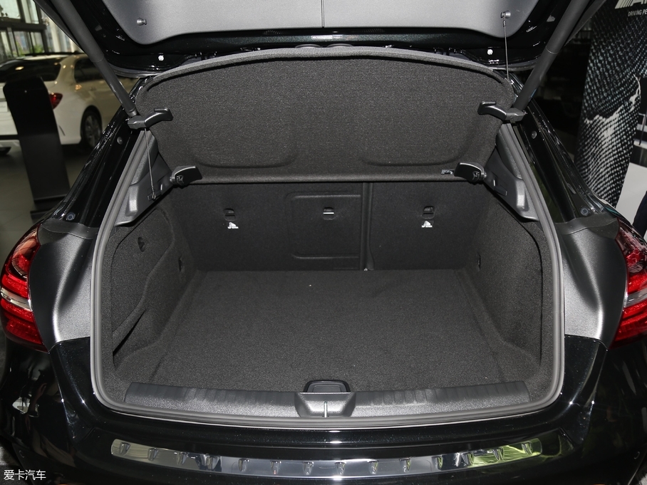 2018YGLA(j)AMG AMG GLA 45 4MATICҹ