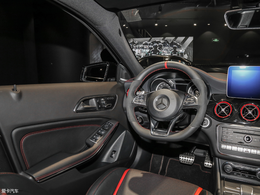 2018YGLAAMG AMG GLA 45 4MATIC