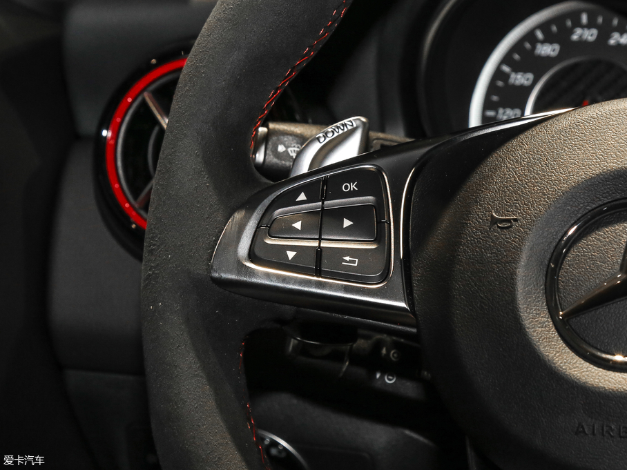 2018YGLA(j)AMG AMG GLA 45 4MATIC