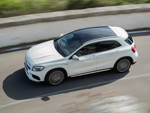 2018A(y)MG GLA 45 4MATIC w^