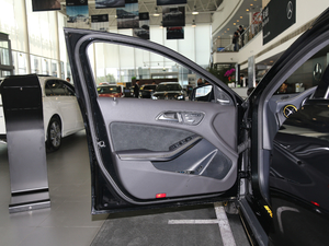 2018AMG GLA 45 4MATICҹ {λ܇T