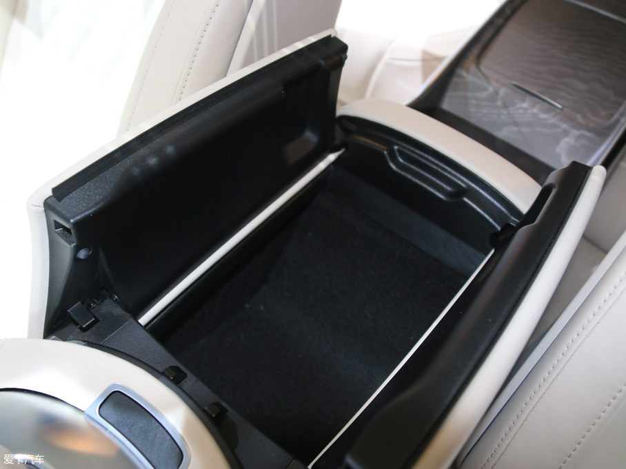 2018A(y)MG GTT(mn) AMG GT 63S T(mn)