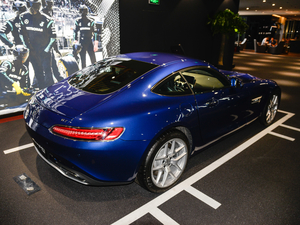 2017款AMG GT 左后45度