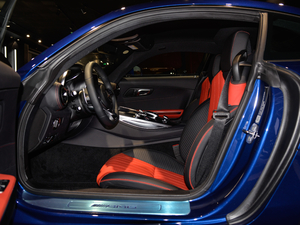 2017款AMG GT 前排空间
