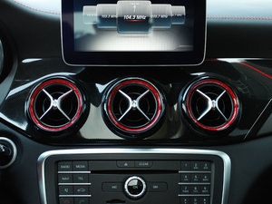 2017Ŀ AMG CLA 45 4MATIC {L