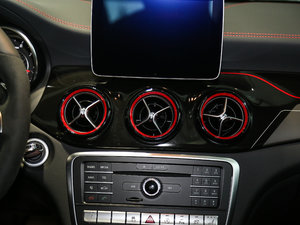 2017Ŀ AMG CLA 45 4MATIC {L